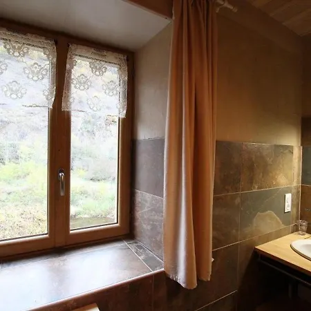 Casa rural Spacieux Avec Terrasse Surplombant Rivière, Idéale Pour Pêche Et Sports D’eau, Inclus - Fr-1-582-17 Saint-Julien-Des-Chazes