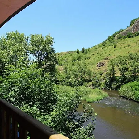 Holiday home Spacieux Avec Terrasse Surplombant Riviere, Ideale Pour Peche Et Sports D'eau, Inclus - Fr-1-582-17 *