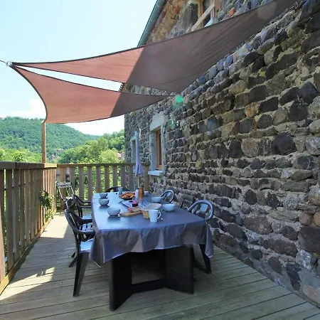 Spacieux Avec Terrasse Surplombant Riviere, Ideale Pour Peche Et Sports D'eau, Inclus - Fr-1-582-17 * Saint-Julien-Des-Chazes