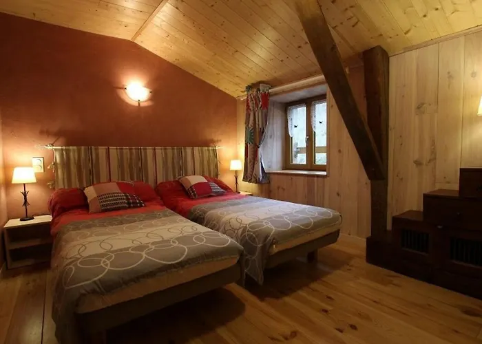 Spacieux Avec Terrasse Surplombant Riviere, Ideale Pour Peche Et Sports D'eau, Inclus - Fr-1-582-17 *